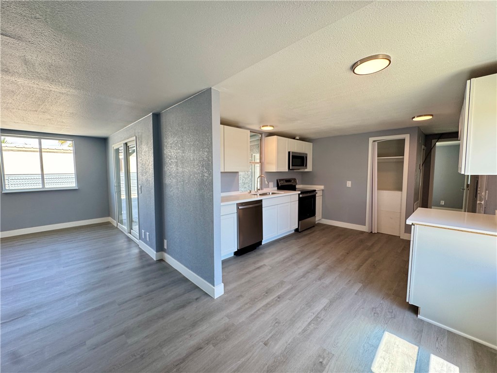 1712 Toro Road Bullhead City, AZ 86442 - Photo 10 of 46 Kitchen