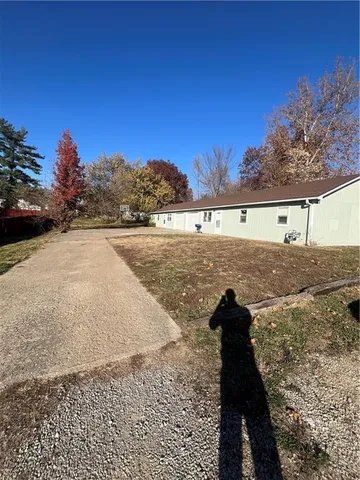 $230,000 | 21 Southeast 130 Road, Warrensburg, MO 64093
