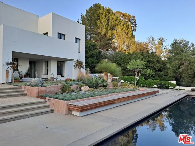 a view of house and outdoor space