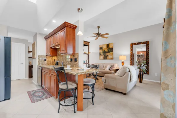 $3,300 | 7460 La Paz Boulevard, Unit 309, Boca Raton, FL 33433