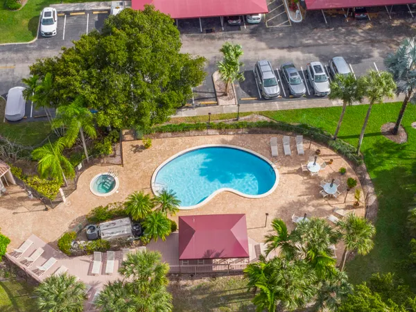 $3,300 | 7460 La Paz Boulevard, Unit 309, Boca Raton, FL 33433