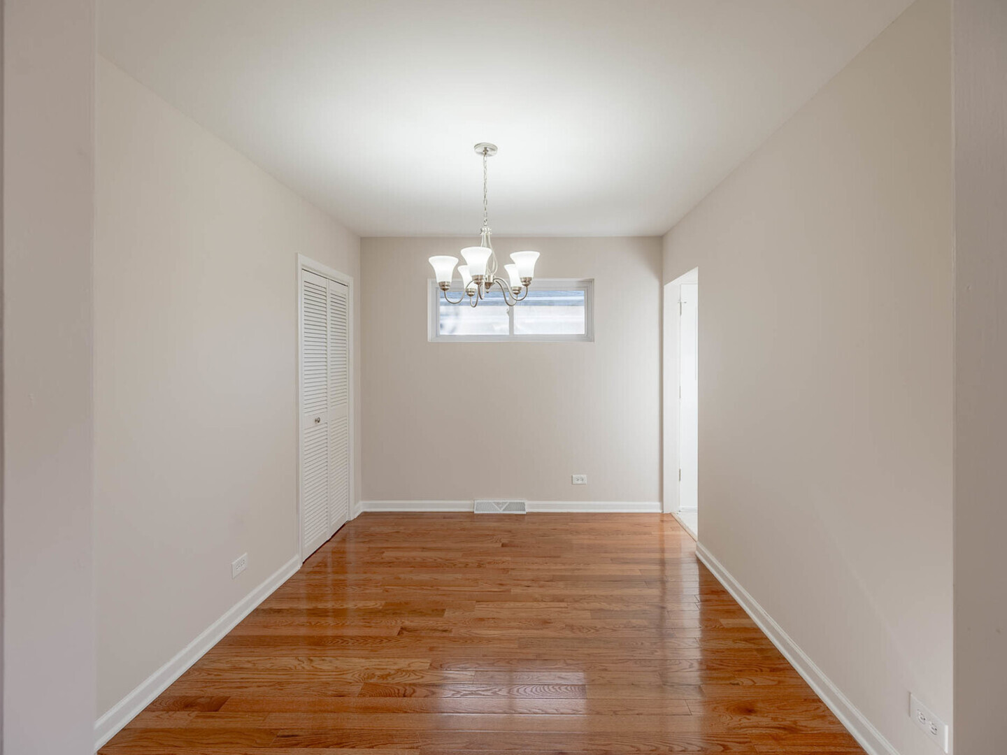191 Juneway Terrace Lake Bluff, IL 60044 - Photo 5 of 11 a view of empty room with window