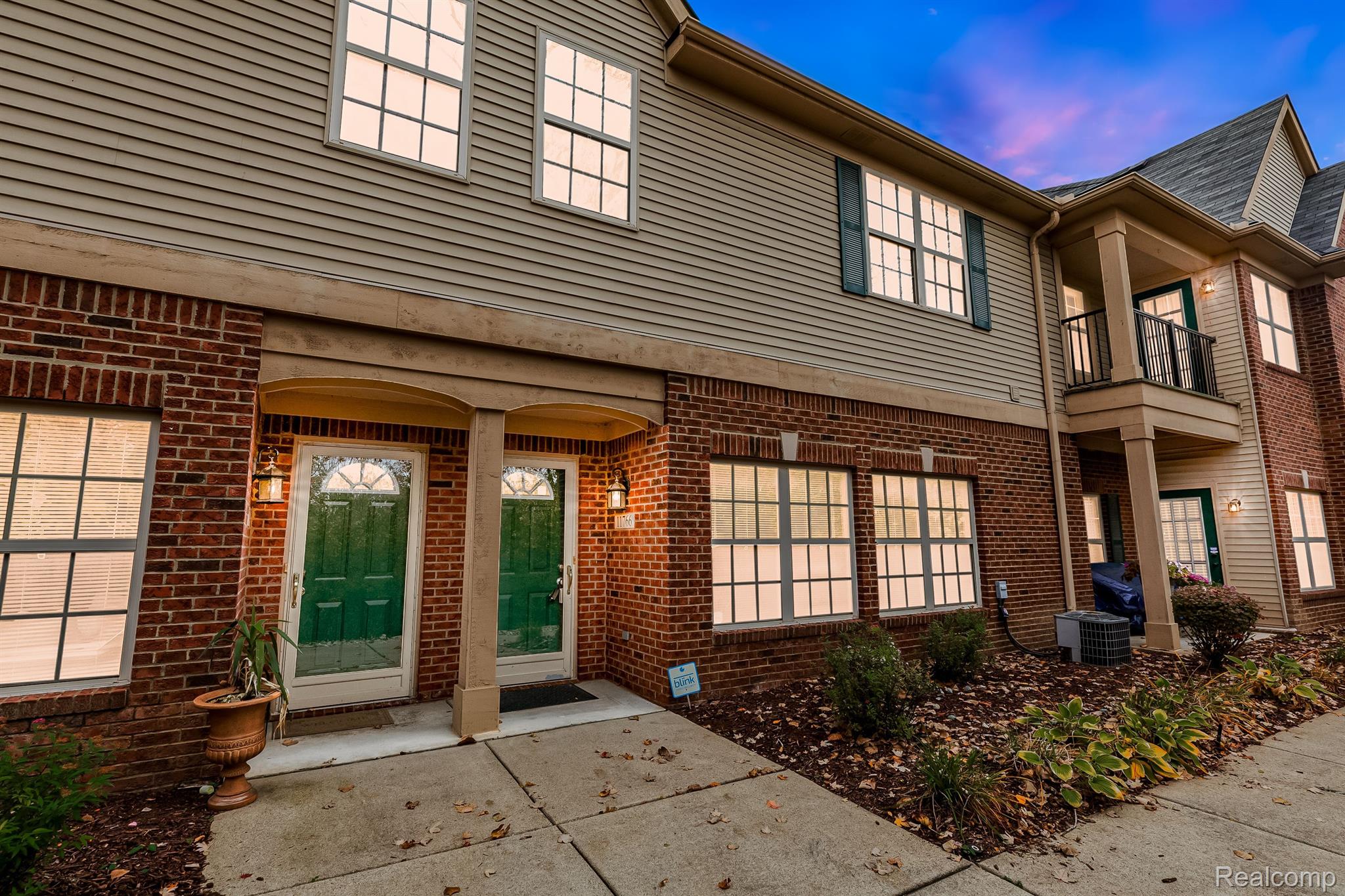11766 Farmington Road Livonia, MI 48150 - Photo 1 of 23 Welcome home!
