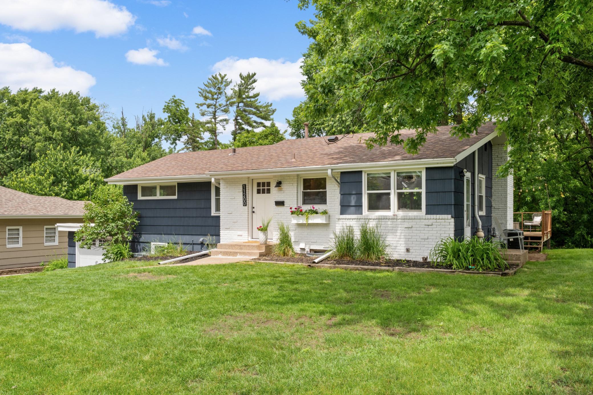 11200 Oakvale Road North Minnetonka, MN 55305 - Photo 36 of 37