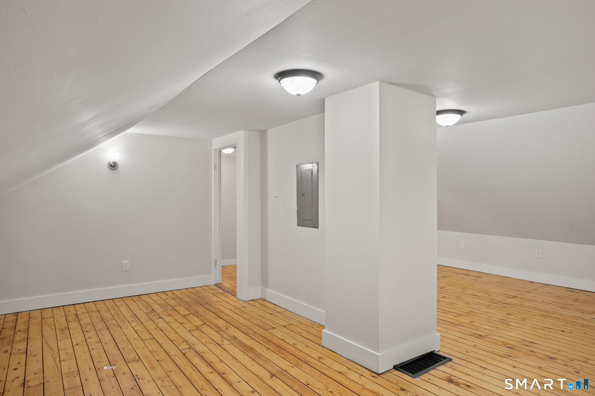 365-367 Putnam Road Plainfield, CT 06387 - Photo 33 of 40 a view of an empty room