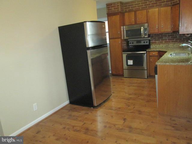 8741 Pohick Road Springfield, VA 22153 - Photo 11 of 30 Kitchen wiht NEW Stainless Steel appliances!