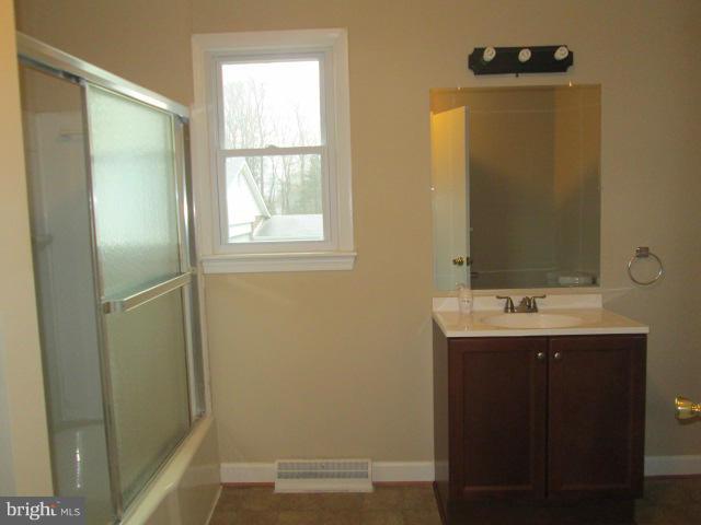 8741 Pohick Road Springfield, VA 22153 - Photo 15 of 30 Bath with NEW vanity!