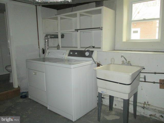 8741 Pohick Road Springfield, VA 22153 - Photo 26 of 30 Basement- large laundry area
