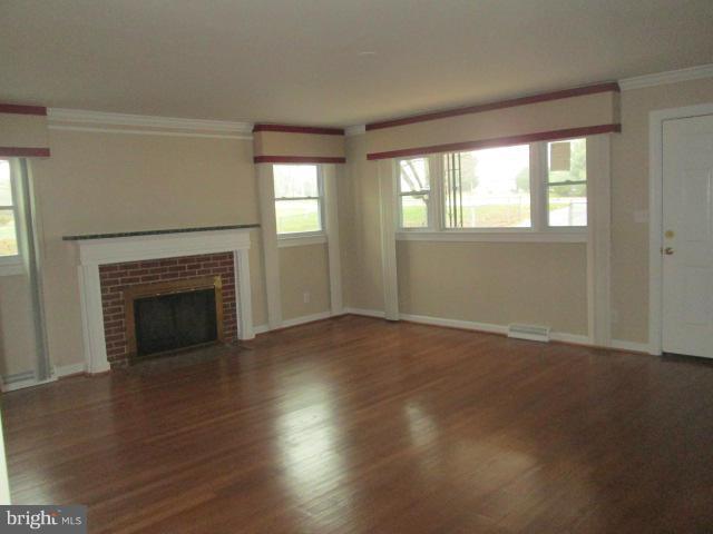 8741 Pohick Road Springfield, VA 22153 - Photo 5 of 30 NEW windows throughout!