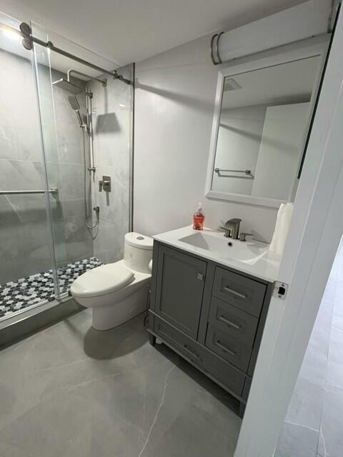 1064 Exeter Boca Raton, FL 33434 - Photo 9 of 45 Main Bathroom