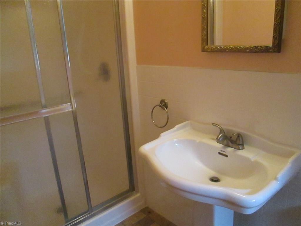 173 Barons Road Clemmons, NC 27012 - Photo 4 of 16 Gallery Image 4