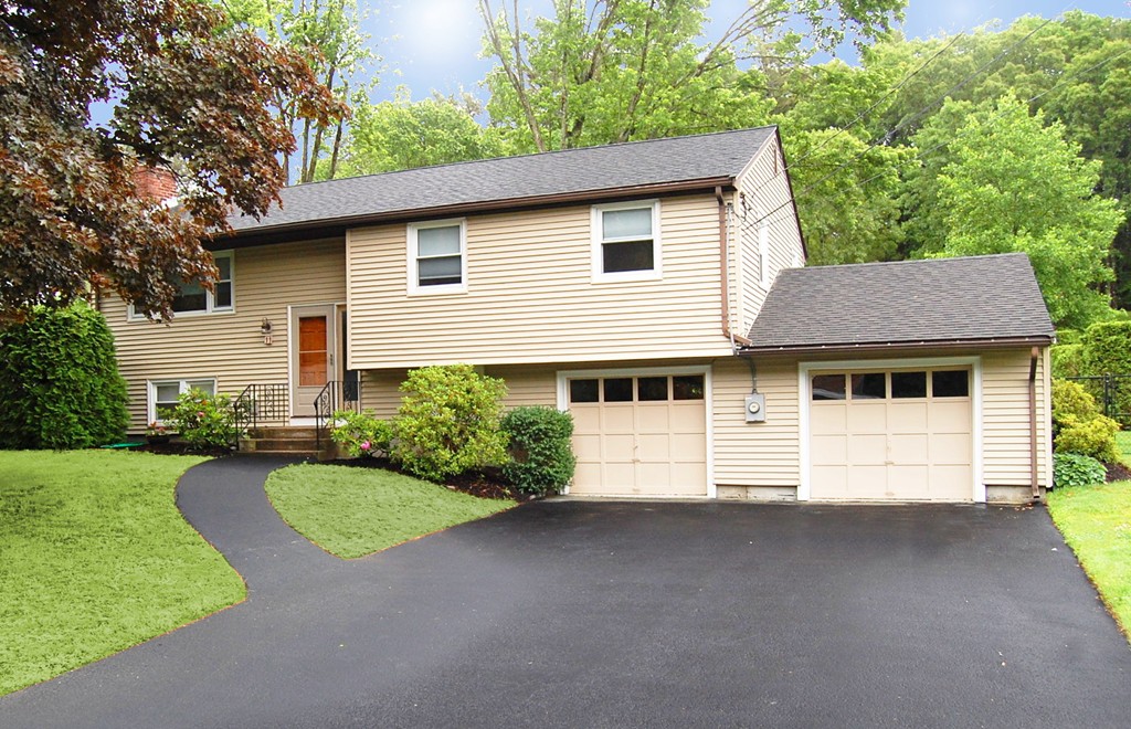 11 Daniels Road Framingham, MA 01701 - Photo 1 of 18 Gallery Image 1