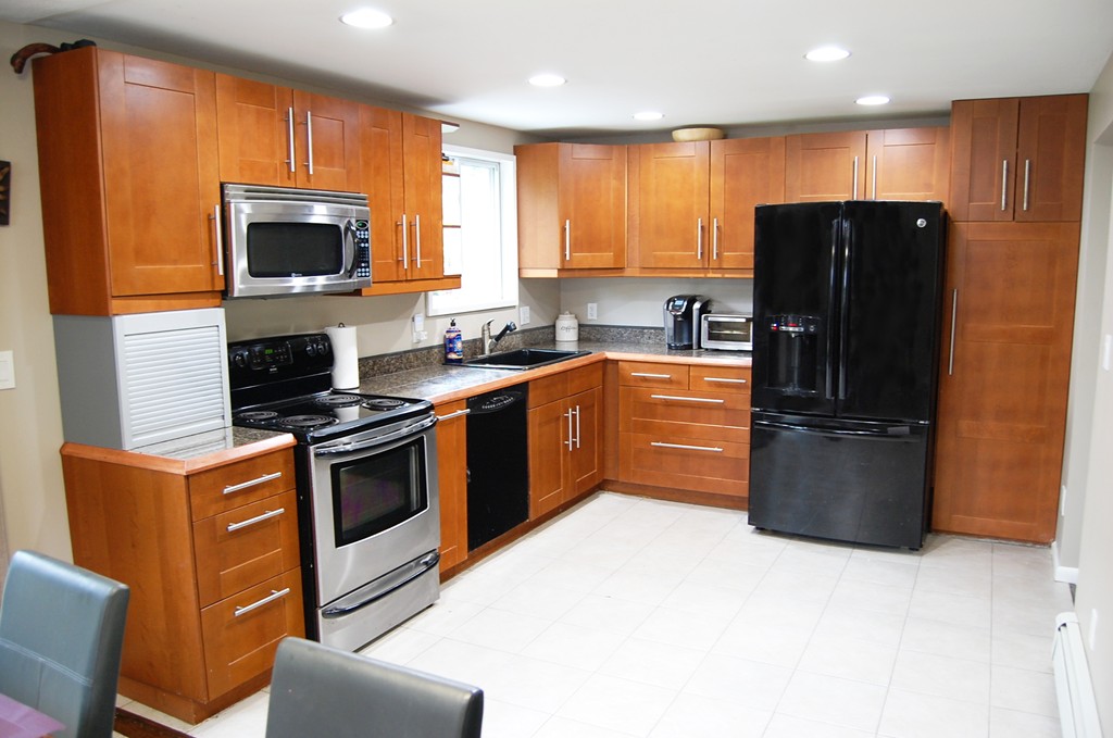 11 Daniels Road Framingham, MA 01701 - Photo 4 of 18 Gallery Image 4