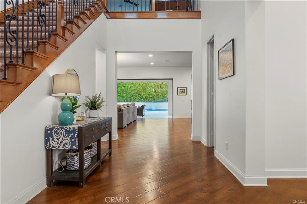 24949 Old Stone Way Stevenson Ranch, CA 91381 - Photo 7 of 75