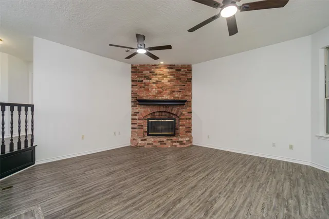 $400,000 | 547 Pompano Street, Bayou Vista, TX 77563