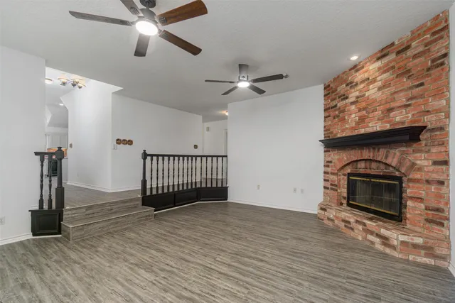 $400,000 | 547 Pompano Street, Bayou Vista, TX 77563