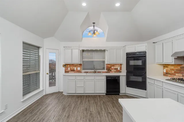 $400,000 | 547 Pompano Street, Bayou Vista, TX 77563