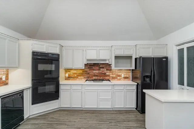 $400,000 | 547 Pompano Street, Bayou Vista, TX 77563