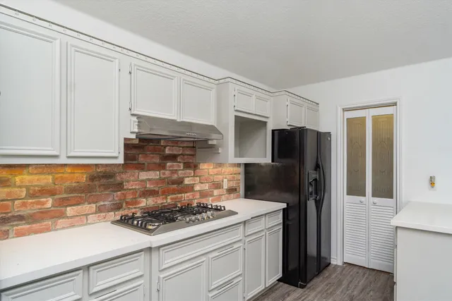 $400,000 | 547 Pompano Street, Bayou Vista, TX 77563