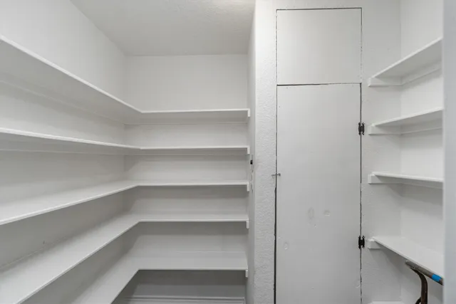 $400,000 | 547 Pompano Street, Bayou Vista, TX 77563