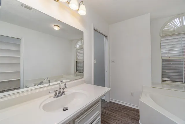 $400,000 | 547 Pompano Street, Bayou Vista, TX 77563