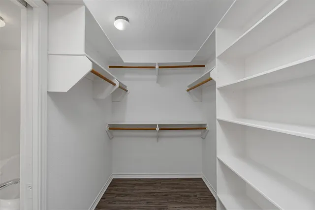 $400,000 | 547 Pompano Street, Bayou Vista, TX 77563