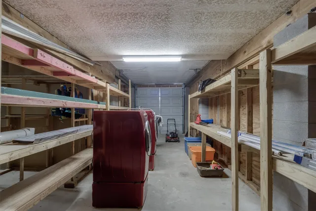 $400,000 | 547 Pompano Street, Bayou Vista, TX 77563