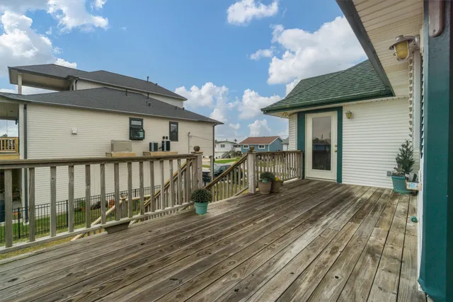 $400,000 | 547 Pompano Street, Bayou Vista, TX 77563