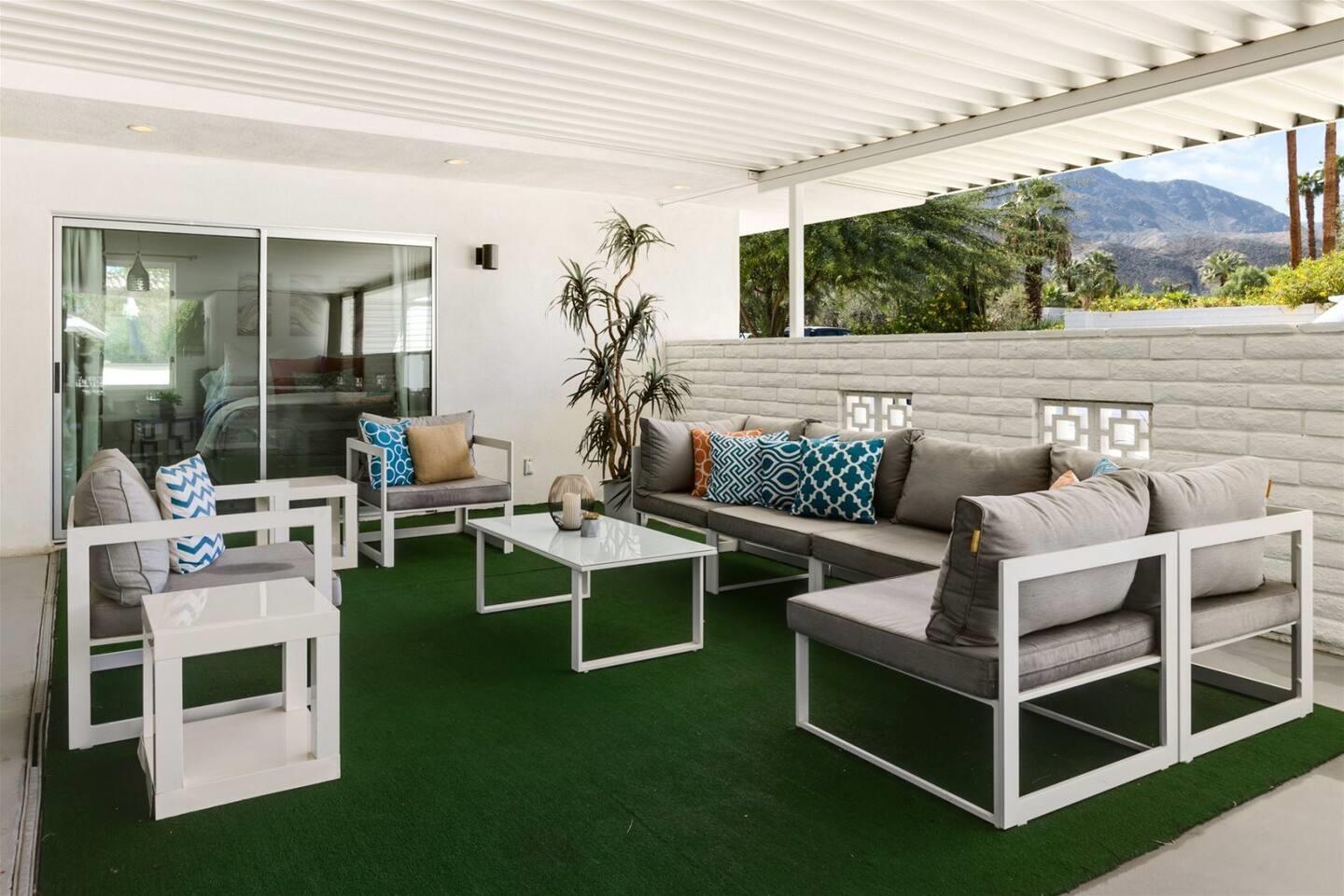 72382 Desert Drive Rancho Mirage, CA 92270 - Photo 39 of 45 a view of a chairs and tables in the patio