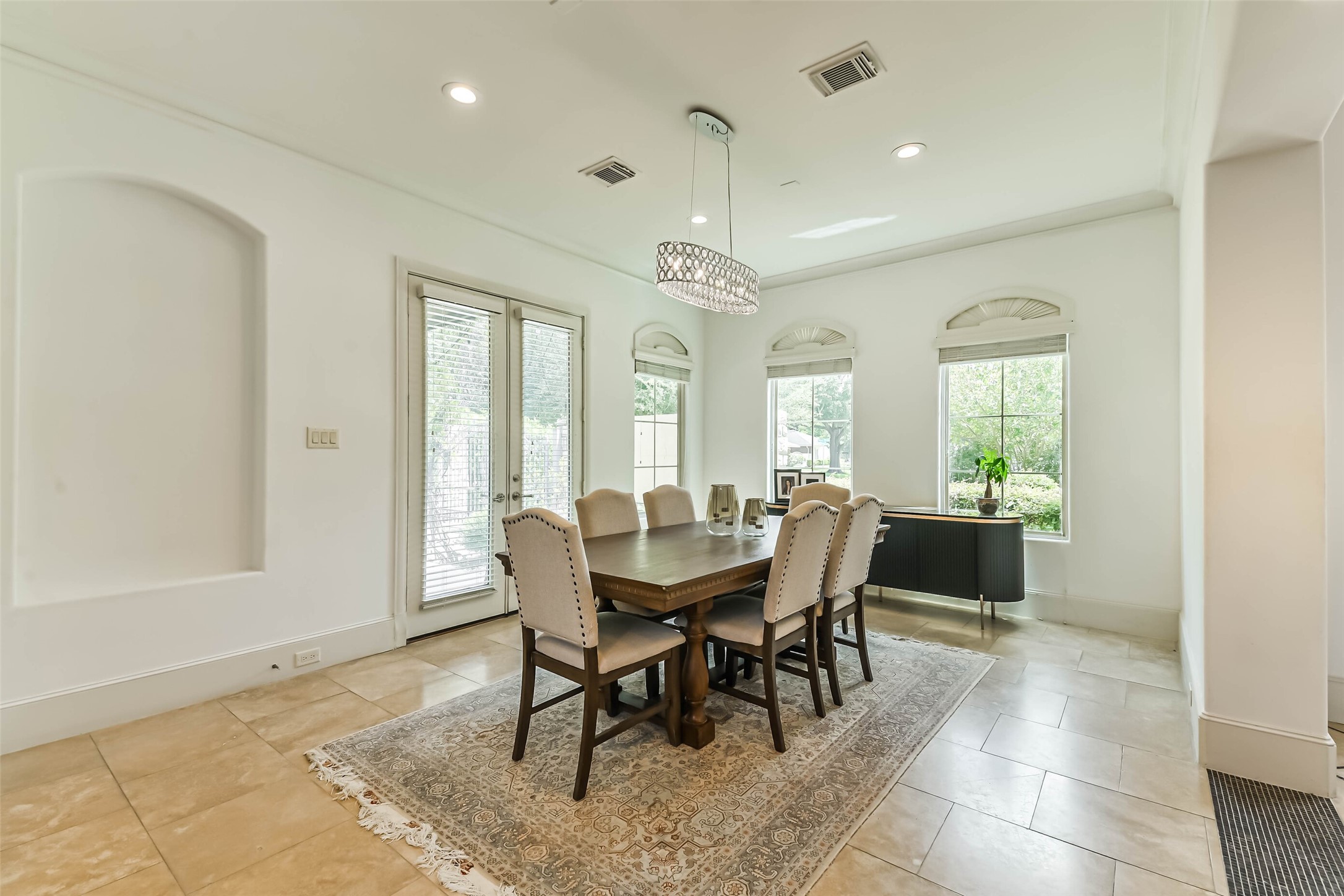 2502 Chimney Rock Road Houston, TX 77056 - Photo 15 of 50 Spacious formal dining room filled with natural light