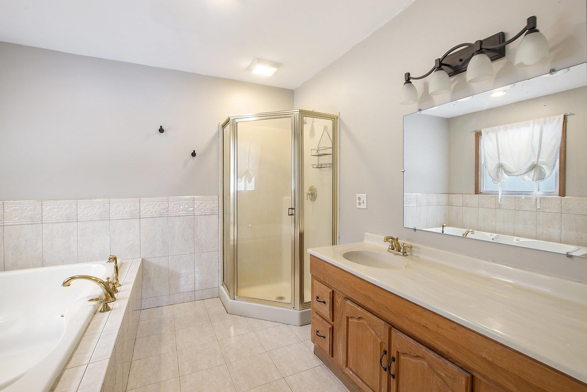 4503 North Vassar Road Flint, MI 48506 - Photo 14 of 31 50165913-095bf9f5-1c6a-4543-aa85-0c8a979a1765.JPG