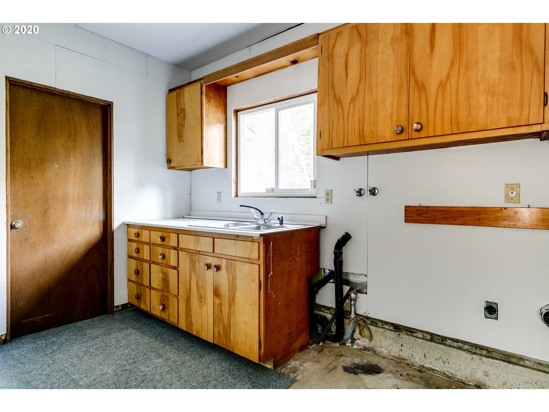 25445 Perkins Road Veneta, OR 97487 - Photo 11 of 32 Gallery Image 11