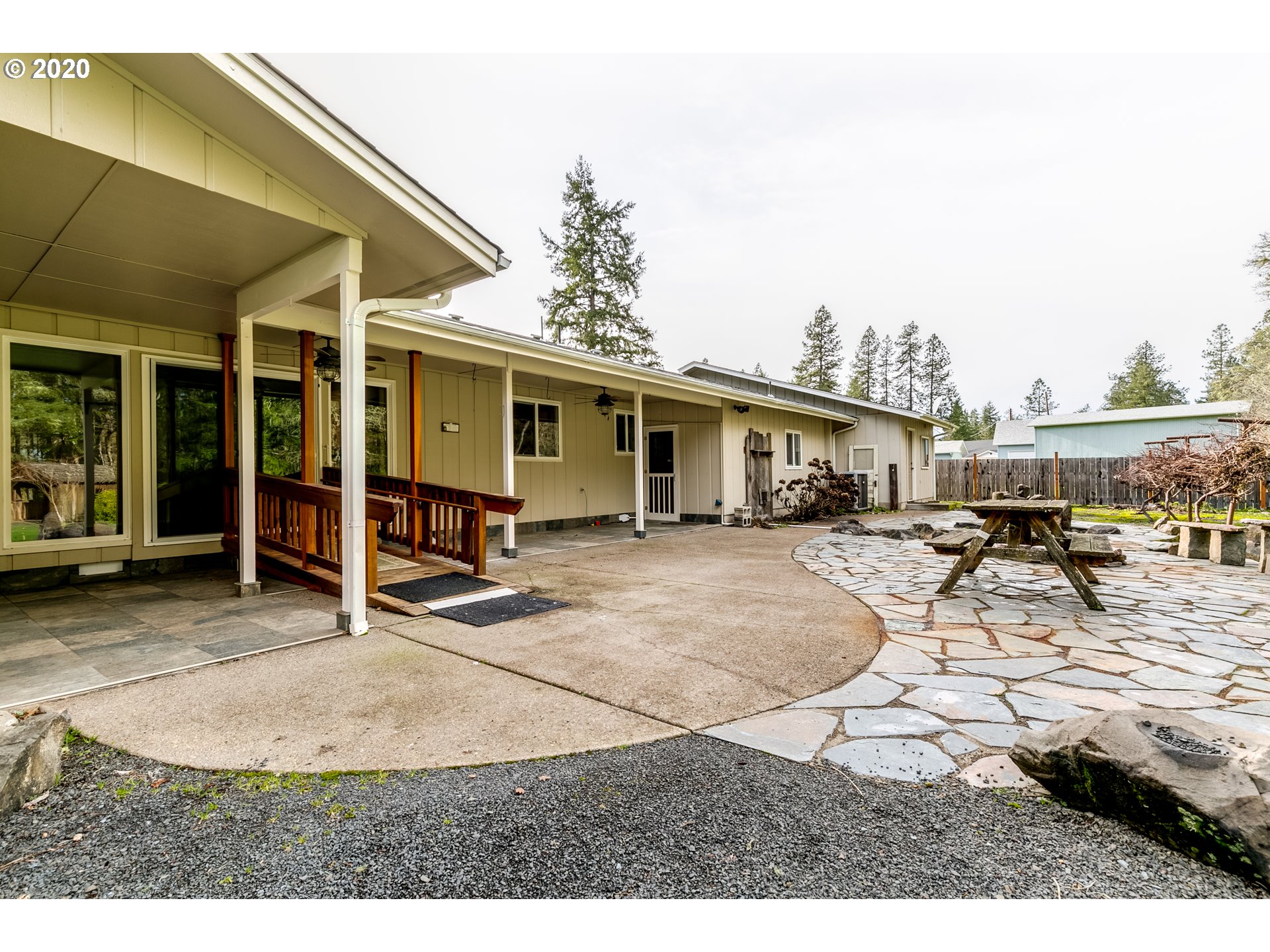 25445 Perkins Road Veneta, OR 97487 - Photo 23 of 32 Gallery Image 23
