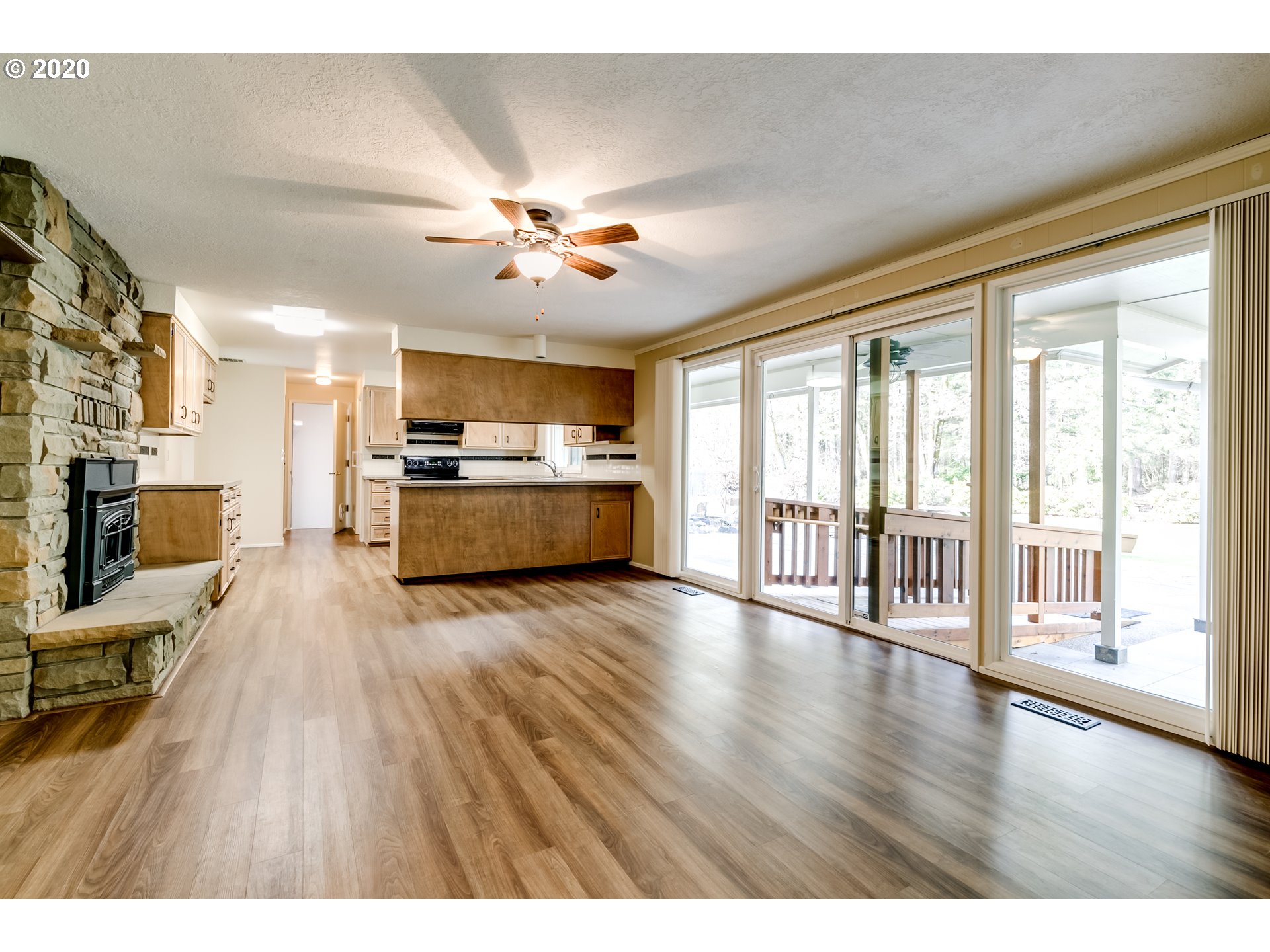 25445 Perkins Road Veneta, OR 97487 - Photo 8 of 32 Gallery Image 8