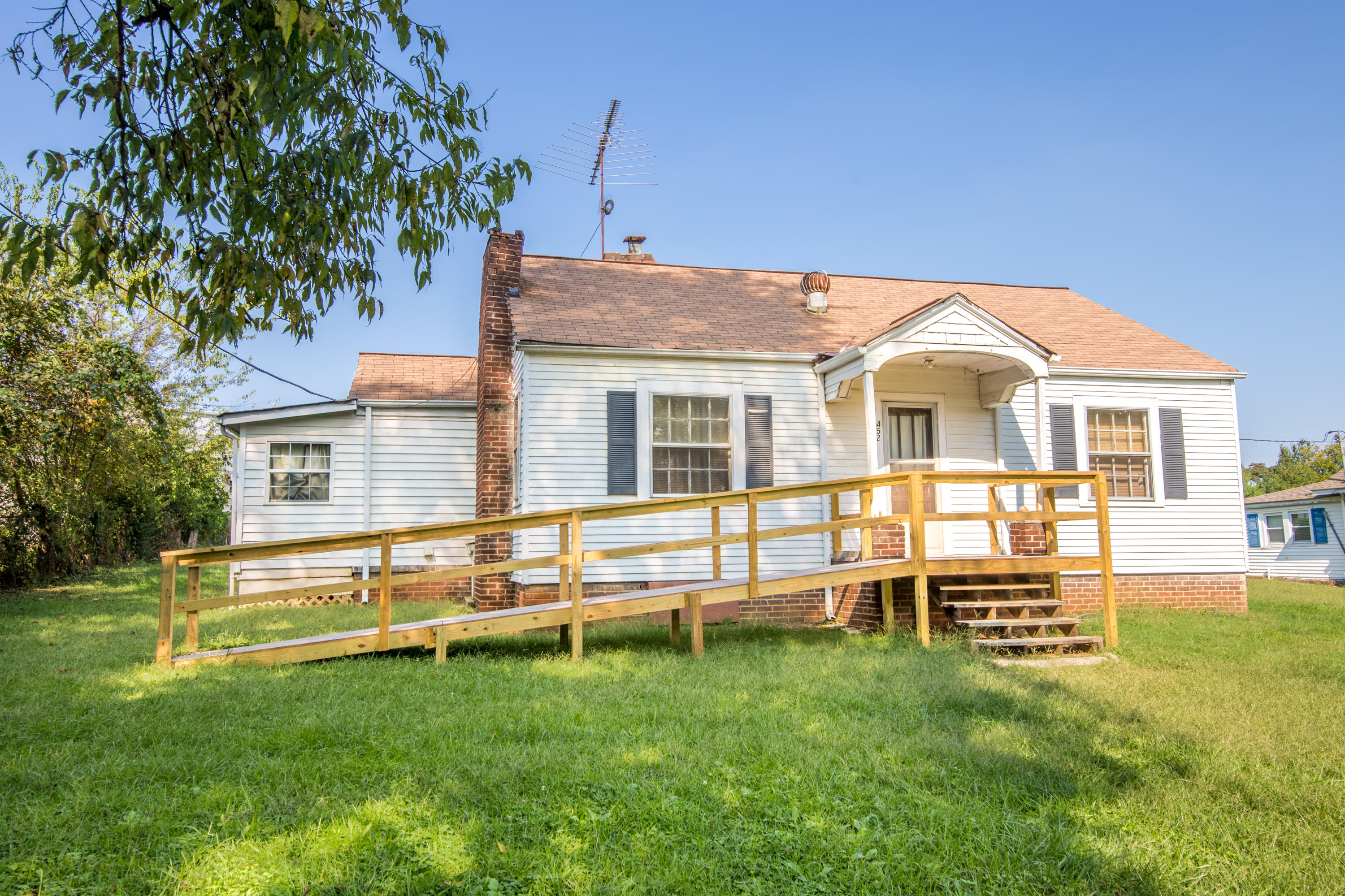 452 Louisville Road Alcoa, TN 37701 - Photo 1 of 14 1
