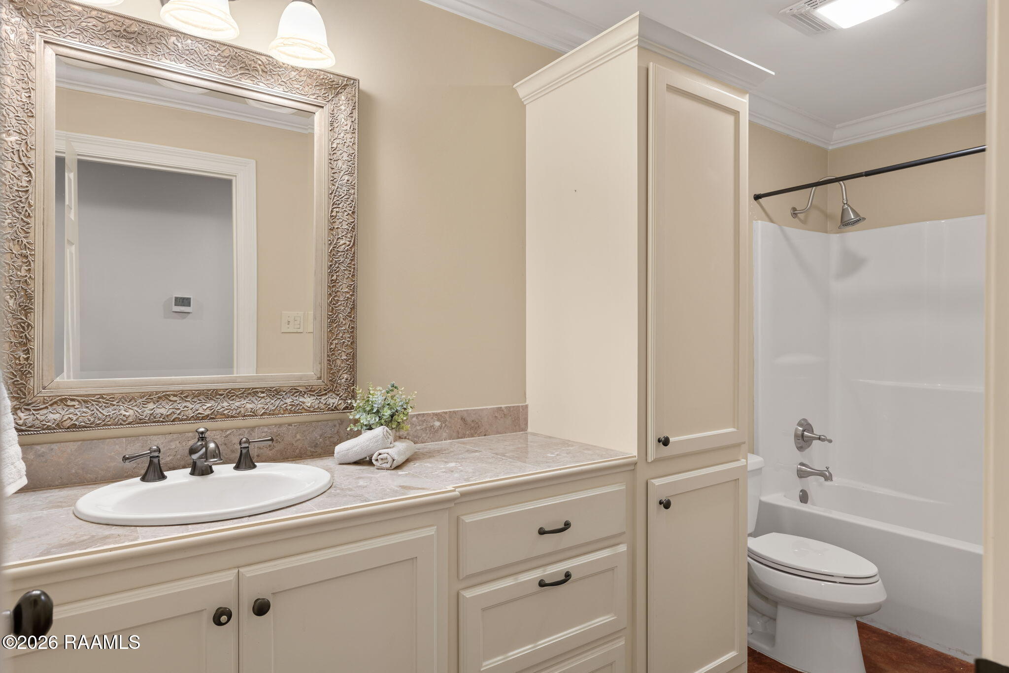 107 Barataria Bay Point Lafayette, LA 70508 - Photo 19 of 25 Hall Bath