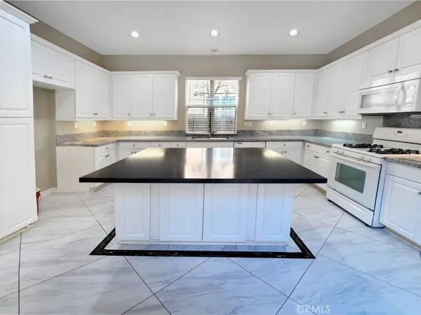 $4,600 | 2365 West Canopy Lane, Anaheim, CA 92801