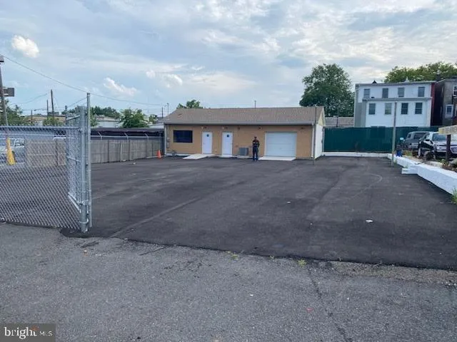 $6,000 | 239 Bernard Street, Trenton, NJ 08618