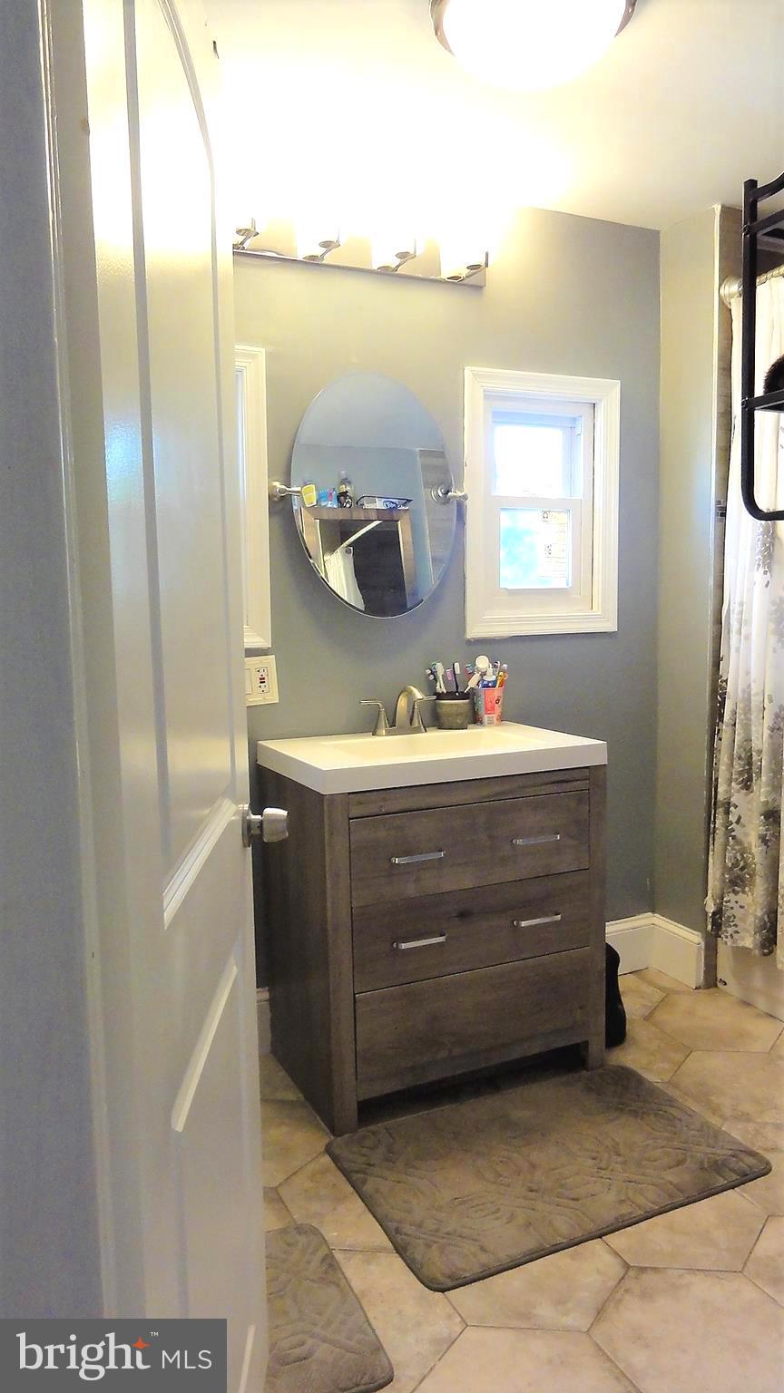 617 Tunbridge Road Baltimore, MD 21212 - Photo 15 of 20 Bath View from Hallway