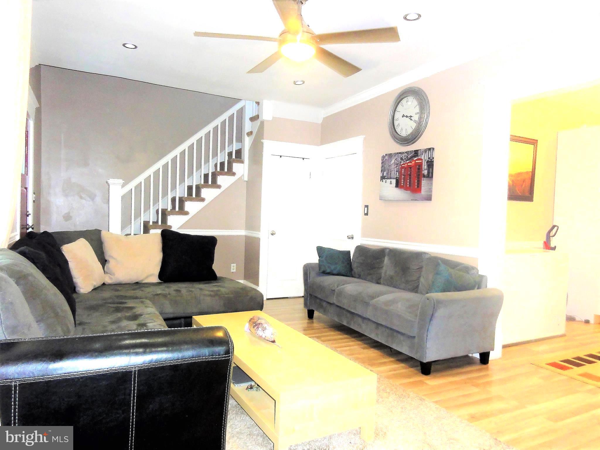 617 Tunbridge Road Baltimore, MD 21212 - Photo 4 of 20 Living Room - Alternate view