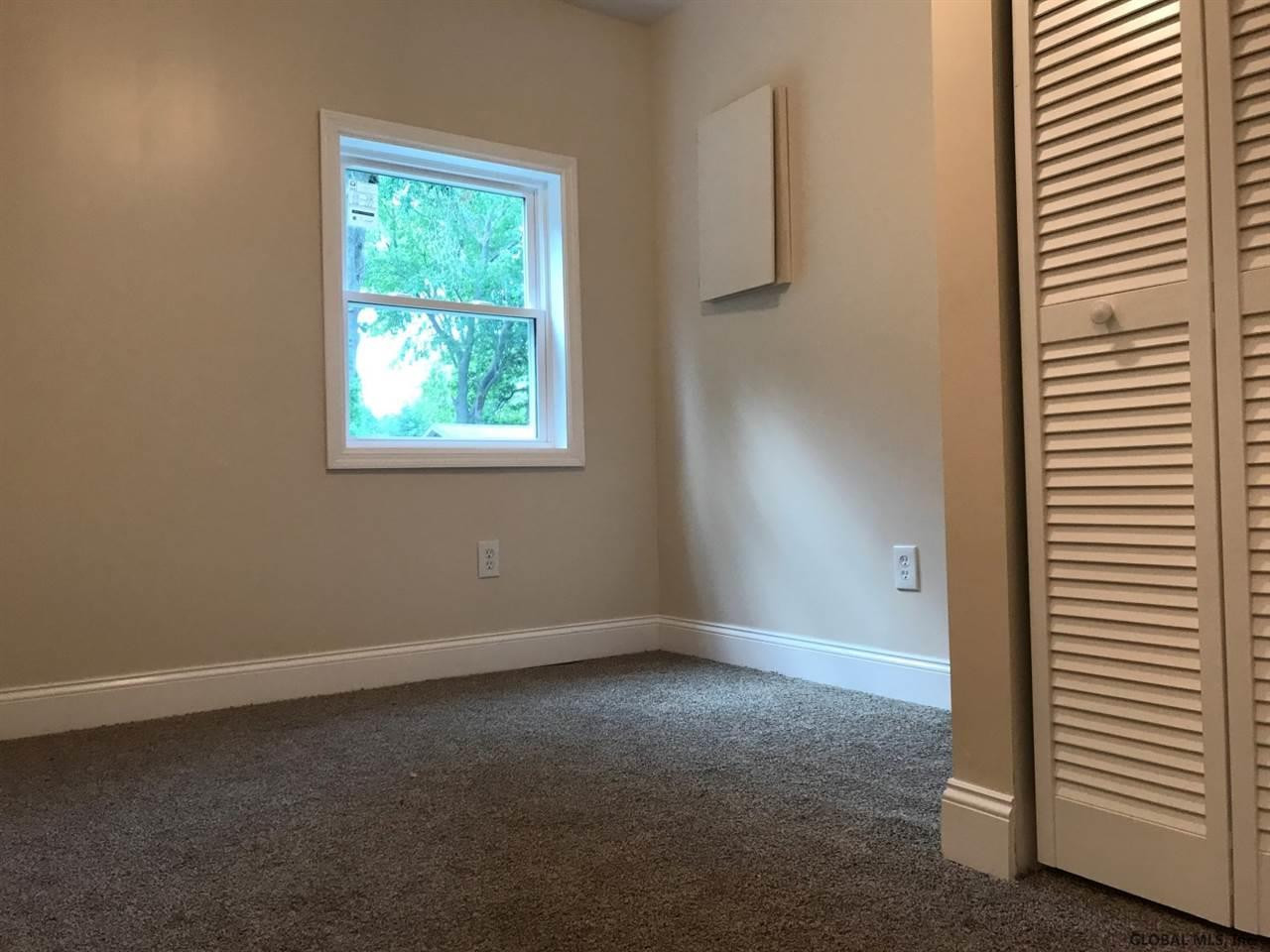 427 Chiswell Road Schenectady, NY 12304 - Photo 11 of 25 Photo 11