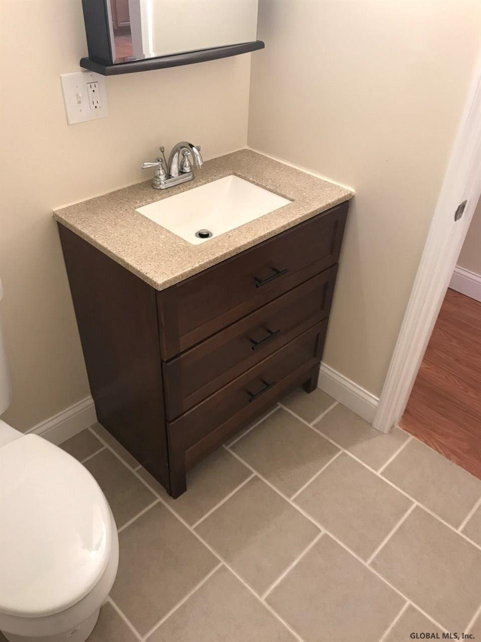 427 Chiswell Road Schenectady, NY 12304 - Photo 15 of 25 Photo 15