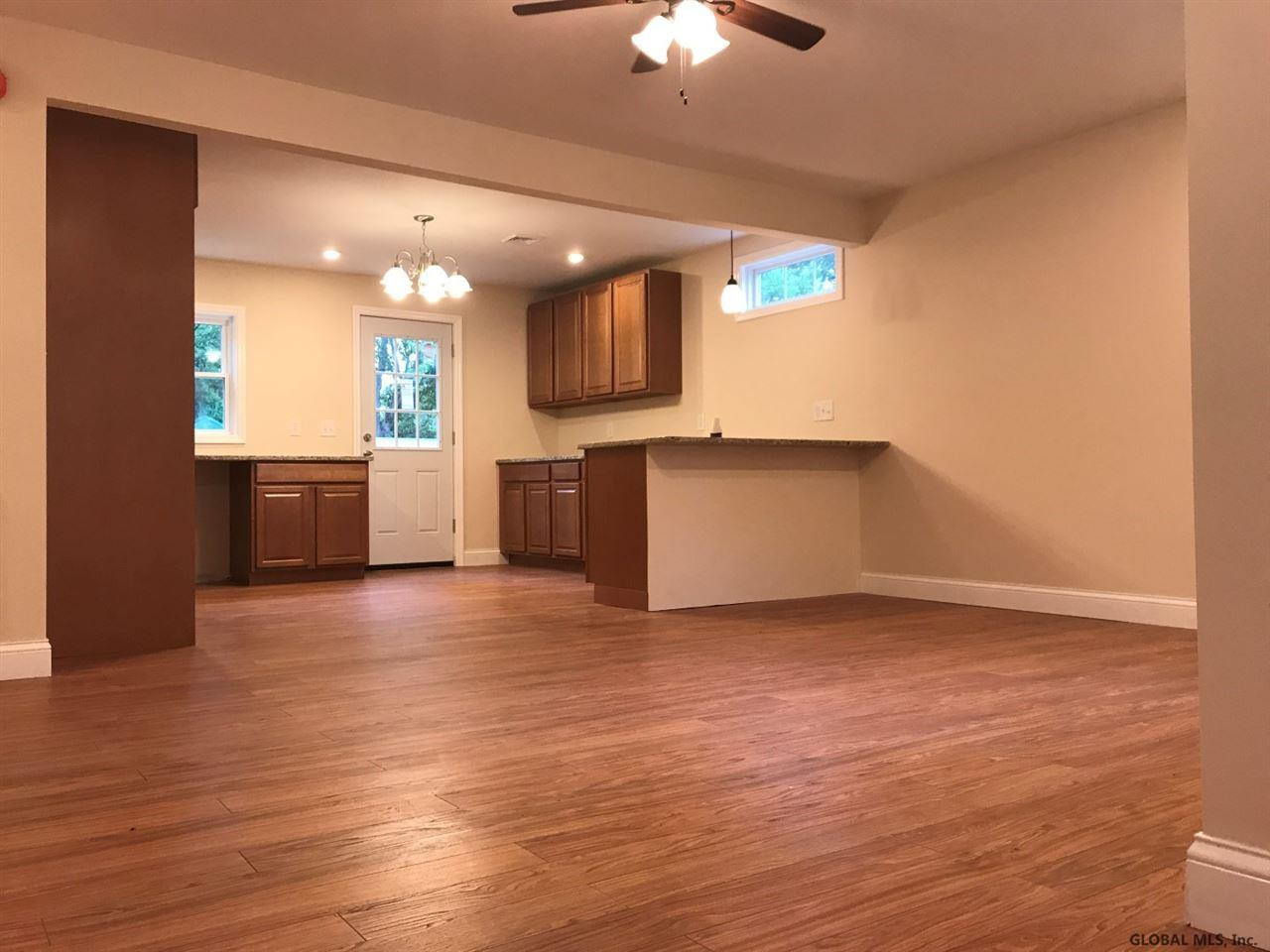 427 Chiswell Road Schenectady, NY 12304 - Photo 17 of 25 Photo 17