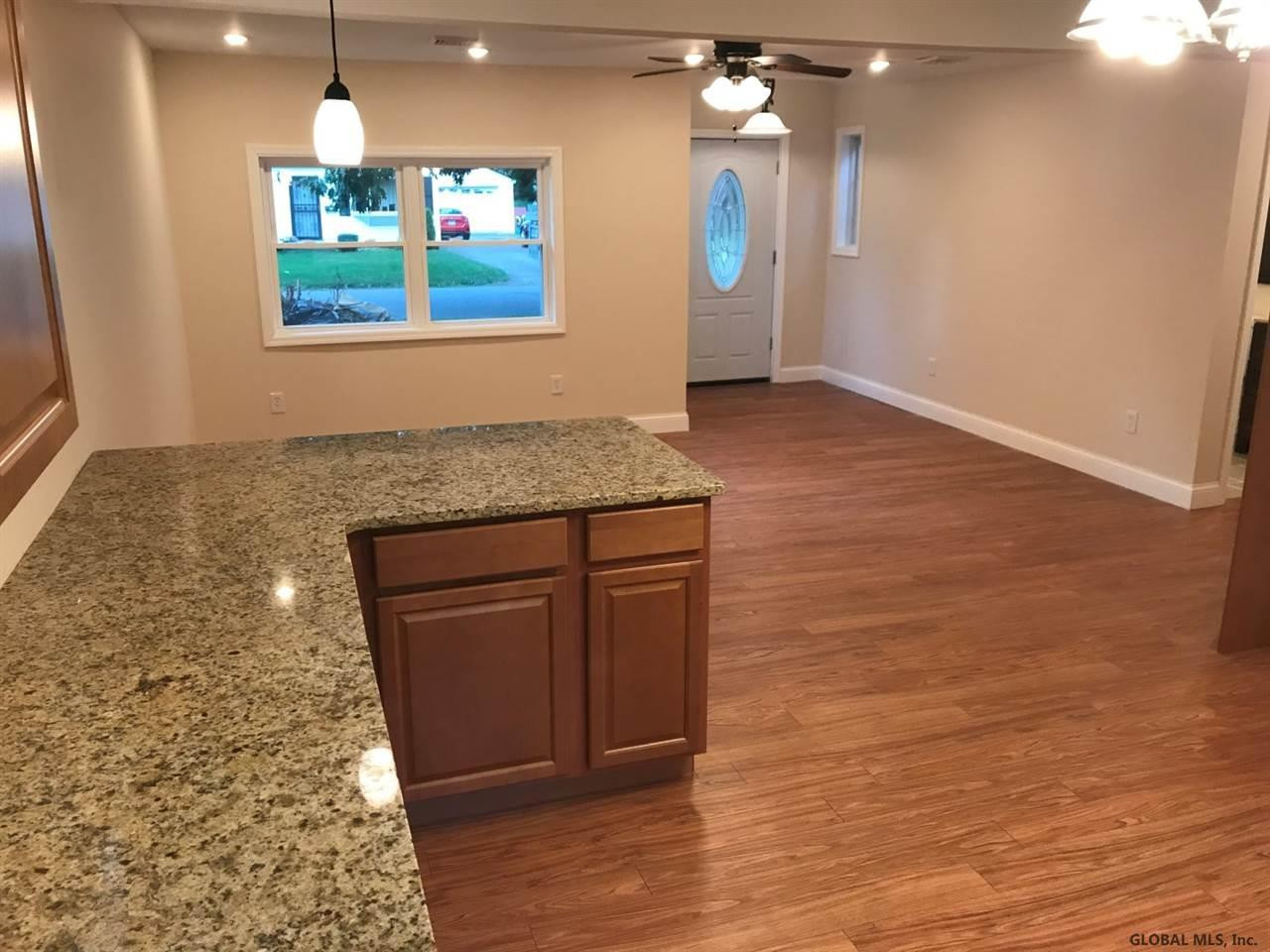 427 Chiswell Road Schenectady, NY 12304 - Photo 19 of 25 Photo 19