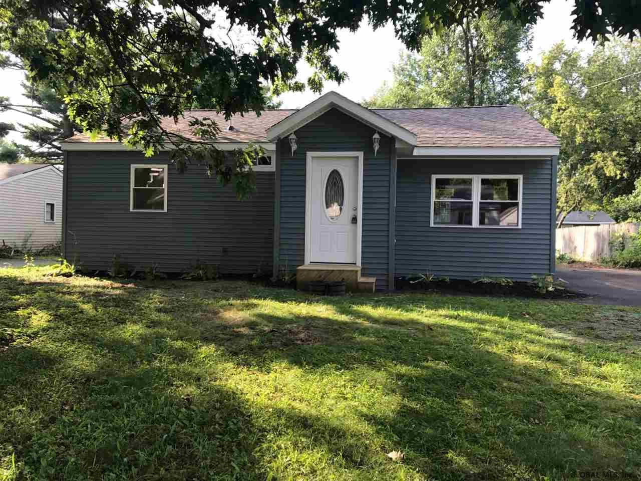 427 Chiswell Road Schenectady, NY 12304 - Photo 2 of 25 Photo 2