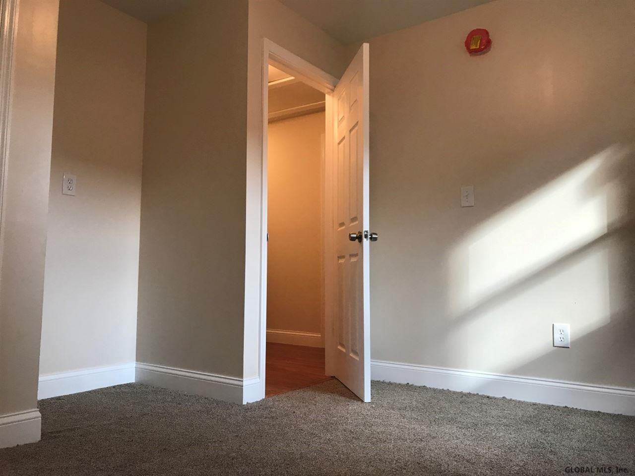 427 Chiswell Road Schenectady, NY 12304 - Photo 8 of 25 Photo 8