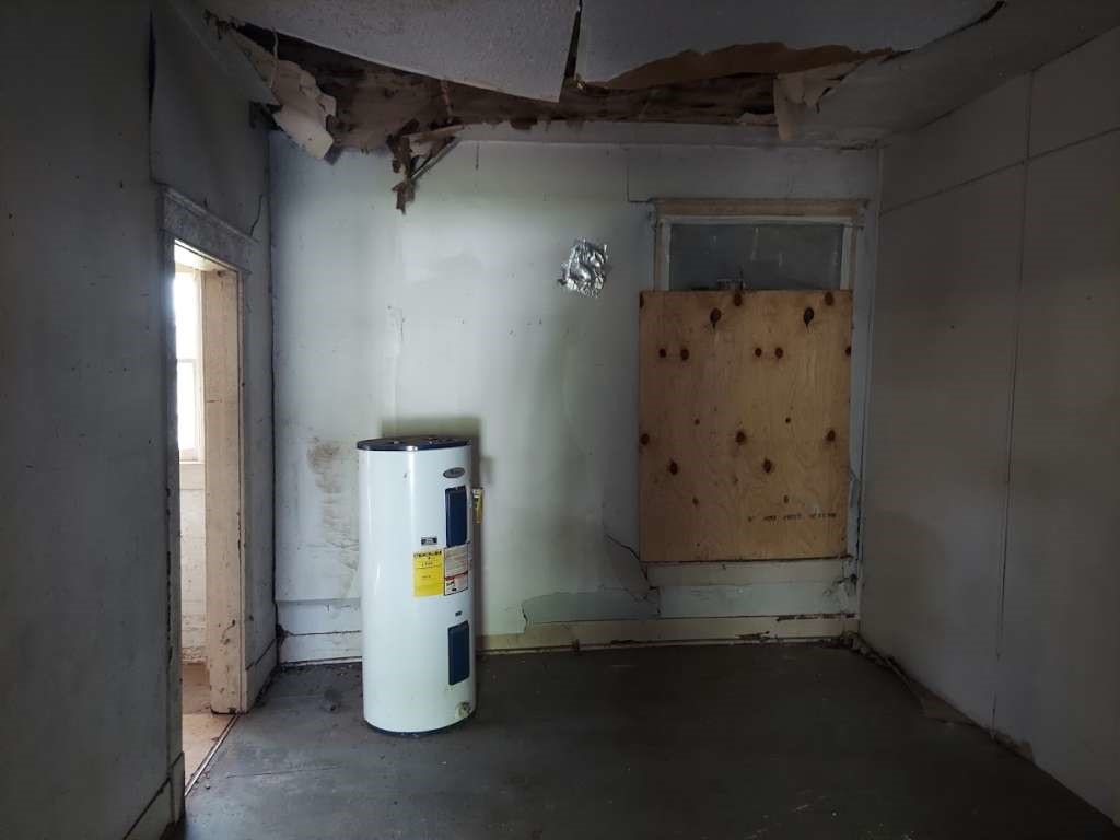 110 Acorn Street Marshall, TX 75670 - Photo 11 of 12 a view of water heater room
