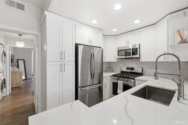 $445,000 | 7120 La Tijera Boulevard, Unit D101, Los Angeles, CA 90045