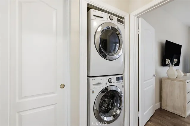 $445,000 | 7120 La Tijera Boulevard, Unit D101, Los Angeles, CA 90045