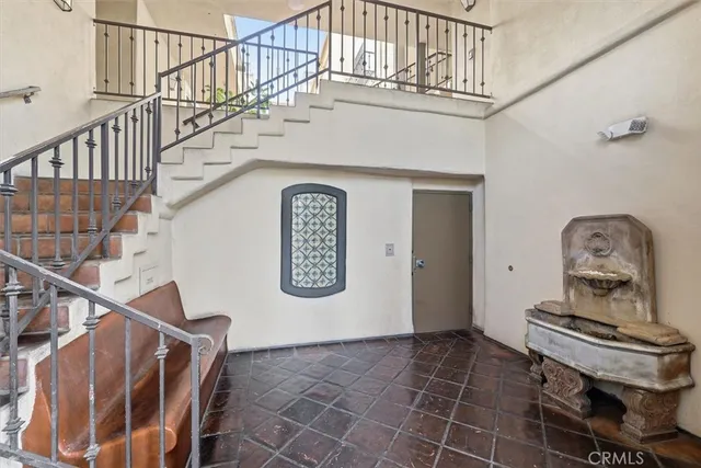 $445,000 | 7120 La Tijera Boulevard, Unit D101, Los Angeles, CA 90045